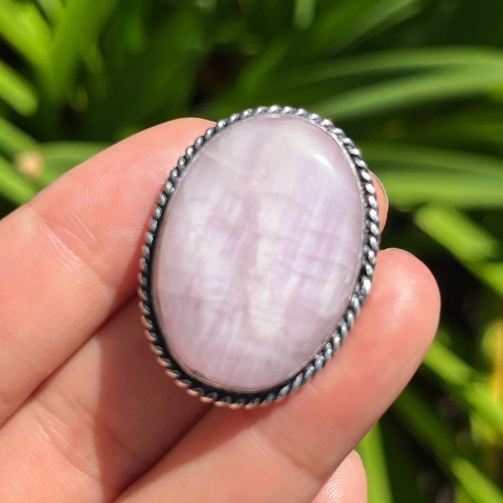 Size 8.5 925‎ silver plated Flashy Kunzite Ring
